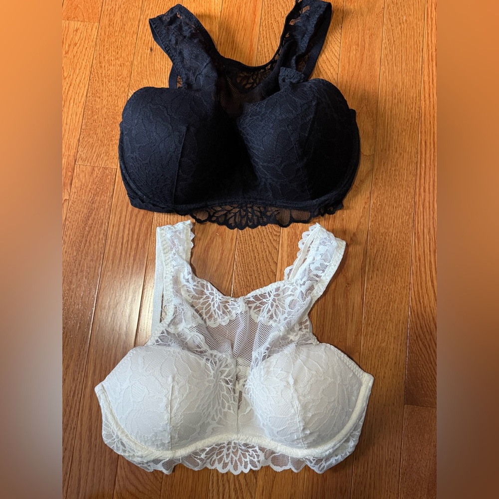 Victoria’s Secret PINK 2 Lace Bralettes NWOT Medium Black & Ivory